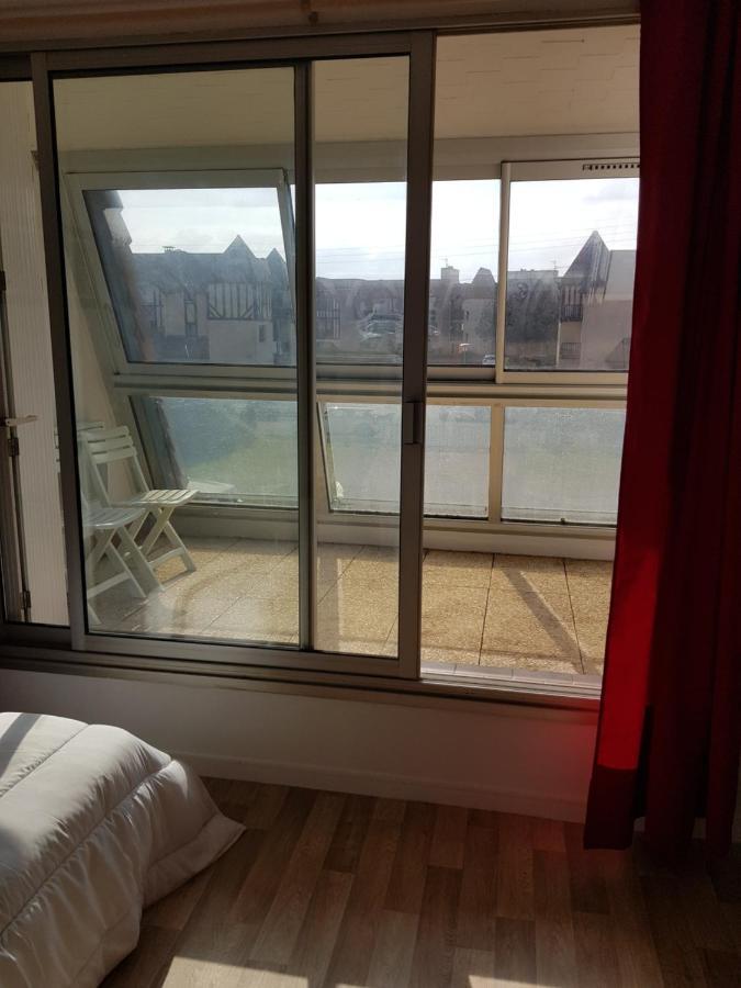 Appartement studio front de mer à Ouistreham Extérieur photo