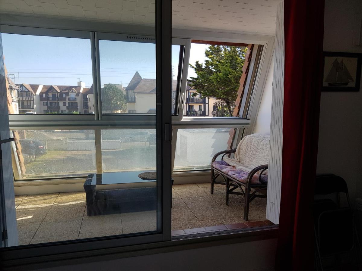 Appartement studio front de mer à Ouistreham Extérieur photo